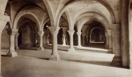 Crypte in de kathedraal van Canterbury, ca. 1920